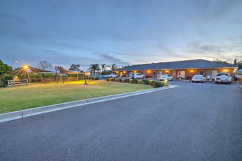 Cadman Motor Inn & Apartments - Airlie Beach Holiday 26