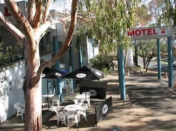 Tamwell Motel And Coffee Lounge - Airlie Beach Holiday 4