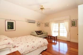 Sandholme Guesthouse - Airlie Beach Holiday 11