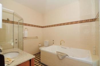 Sandholme Guesthouse - Airlie Beach Holiday 16