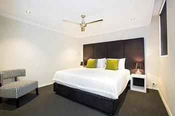Astina Serviced Apartments - Parkside - Airlie Beach Holiday 0