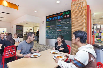 Melbourne Metro YHA - Hostel - Airlie Beach Holiday 4