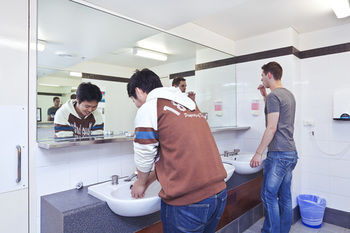 Melbourne Metro YHA - Hostel - Airlie Beach Holiday 7