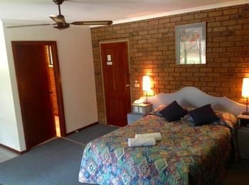 Tooleybuc ACT Airlie Beach Holiday