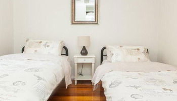 Eltham Retreat - Airlie Beach Holiday 7