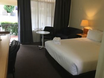 Waterview Gosford Motor Inn - Airlie Beach Holiday 8