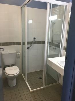 Waterview Gosford Motor Inn - Airlie Beach Holiday 16