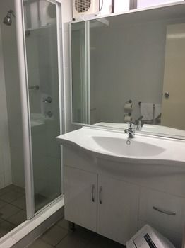 Waterview Gosford Motor Inn - Airlie Beach Holiday 18