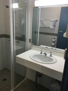 Waterview Gosford Motor Inn - Airlie Beach Holiday 20