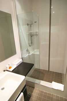 Best Western Sanctuary Inn - Airlie Beach Holiday 1