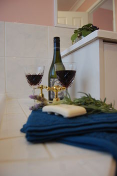 L'Auberge Angara Bed And Breakfast - Airlie Beach Holiday 0