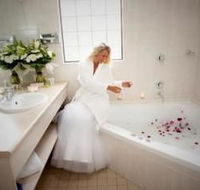Hawkesbury Race Club Motel - Airlie Beach Holiday