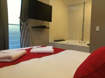 Huskisson Beach Bed And Breakfast - Airlie Beach Holiday 67