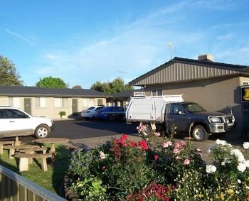 Motabelle Holiday Units - Airlie Beach Holiday 1