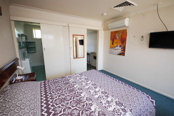 Motabelle Holiday Units - Airlie Beach Holiday 10
