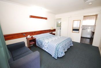 Motabelle Holiday Units - Airlie Beach Holiday 14