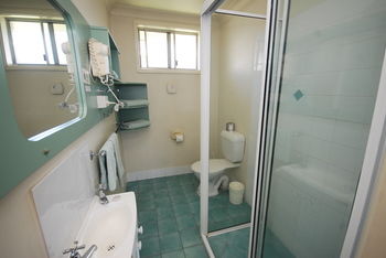 Motabelle Holiday Units - Airlie Beach Holiday 24