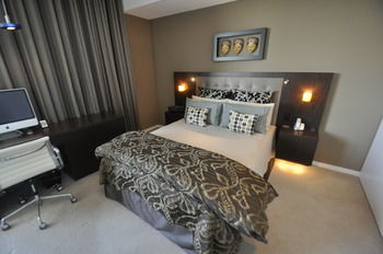 Camperdown 608 St Furnished Apartment - Airlie Beach Holiday 3