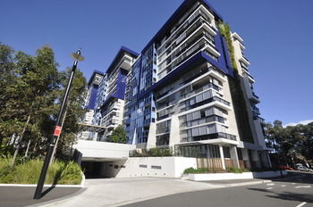 Camperdown 608 St Furnished Apartment - Airlie Beach Holiday 5