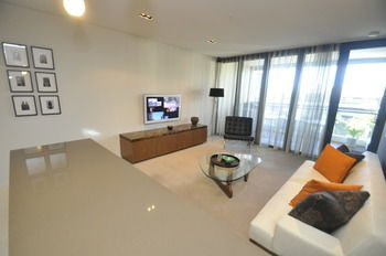 Camperdown 608 St Furnished Apartment - Airlie Beach Holiday 8