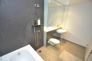 Camperdown 908 St Furnished Apartment - Airlie Beach Holiday 6