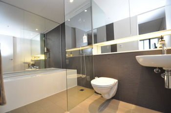 Camperdown 908 St Furnished Apartment - Airlie Beach Holiday 7