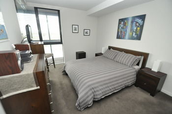 Camperdown 908 St Furnished Apartment - Airlie Beach Holiday 11