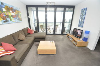 Camperdown 908 St Furnished Apartment - Airlie Beach Holiday 23