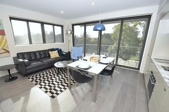Cremorne 3 Win Furnished Apartment - Airlie Beach Holiday 4