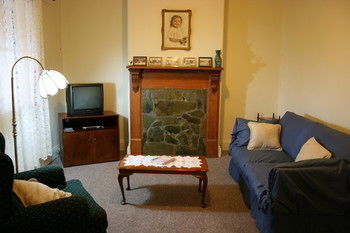 A Settler's Cottage - Airlie Beach Holiday 2