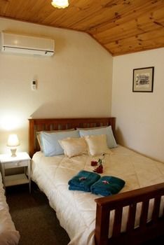 A Settler's Cottage - Airlie Beach Holiday 5