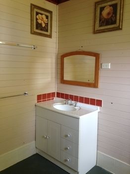A Settler's Cottage - Airlie Beach Holiday 14