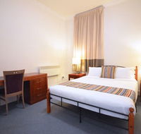 The Hallows Accommodation - Airlie Beach Holiday
