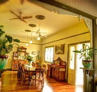 Number 12 Bed and Breakfast - Airlie Beach Holiday
