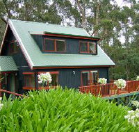 Tree Tops Cascades - Airlie Beach Holiday