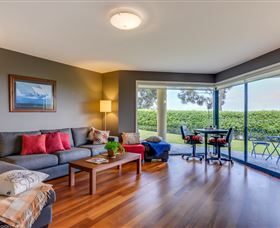 Carol's B&B - Airlie Beach Holiday 1