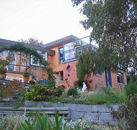 Alexanders Airport Accommodation - Airlie Beach Holiday
