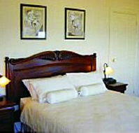 Madsen - The - Airlie Beach Holiday