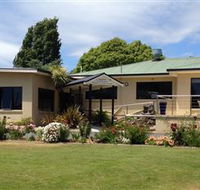 Beachway Motel  Restaurant - Airlie Beach Holiday