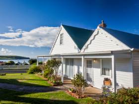 Abbey's Cottage - Airlie Beach Holiday 0
