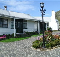 Touchwood Cottages  Craft Gallery  Cafe - Airlie Beach Holiday