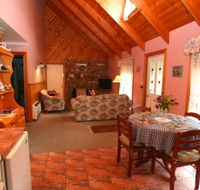 Rosebank Cottage Collection - Airlie Beach Holiday