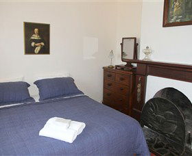 Captain's Cottage Stanley - Airlie Beach Holiday 3