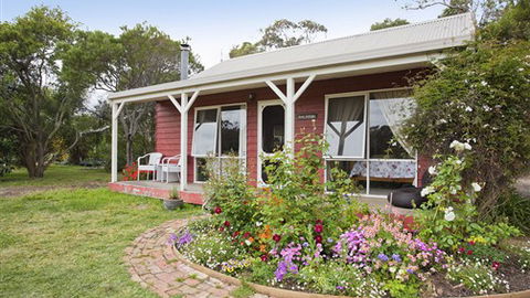 Freshwater Creek Cottages - Airlie Beach Holiday 0