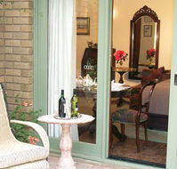 Forlonge Bed  Breakfast - Airlie Beach Holiday
