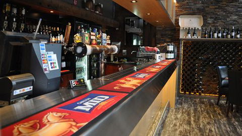 Brougham Arms Hotel - Airlie Beach Holiday 1