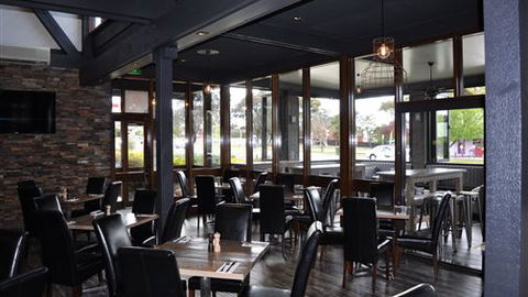 Brougham Arms Hotel - Airlie Beach Holiday 2
