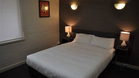 Brougham Arms Hotel - Airlie Beach Holiday 6