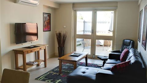 Brougham Arms Hotel - Airlie Beach Holiday 5