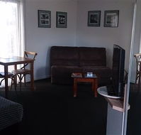 Budget On The Lake - Airlie Beach Holiday